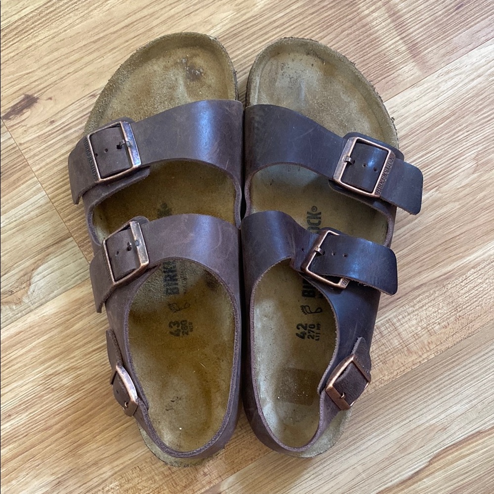 Men’s Birkenstock Brown Arizona Sandals with Contoured Footbed